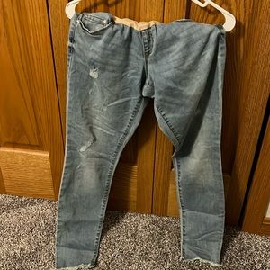 Jessica Simpson Maternity Jeans Size Small. Excellent condition.